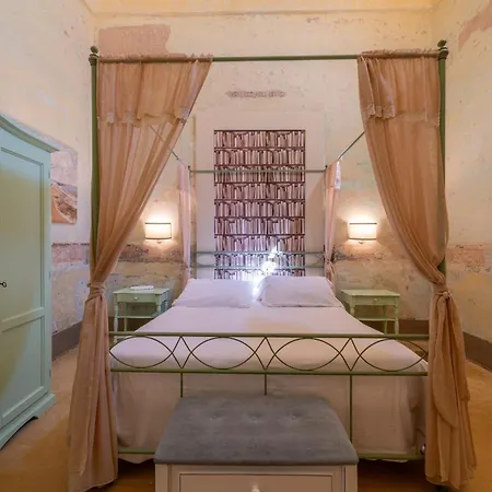 Aparthotel Dimora Storica Briganti 2*