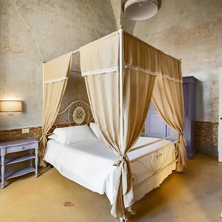 Dimora Storica Briganti Aparthotel 2*